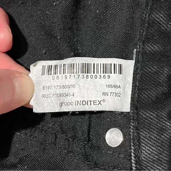 😎 Zara Black Denim Shorts~Women’s Sz 4~High-Rise~Button Fly~Distressed Design - Picture 8 of 8